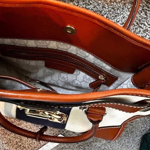 Michael Kors Hamilton Purse, Navy & Cream satchel, Classy Work bag, canvas tote - Picture 3 of 13